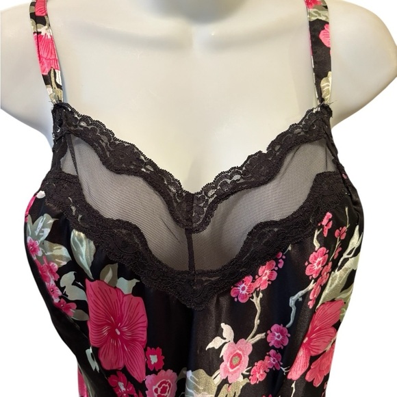 Cacique Floral Black Lace Trim Long Satin Nightgown Sz 18/20 Black and Pink SEXY - Picture 3 of 6